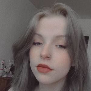 Meet your Posher, Caitlyn